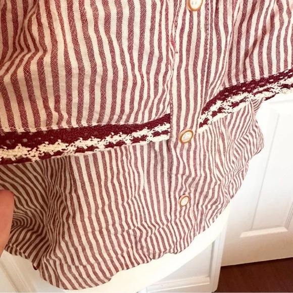 Like New Hem and Thread Off the Shoulder Striped Crop Blouse - Picture 3 of 7